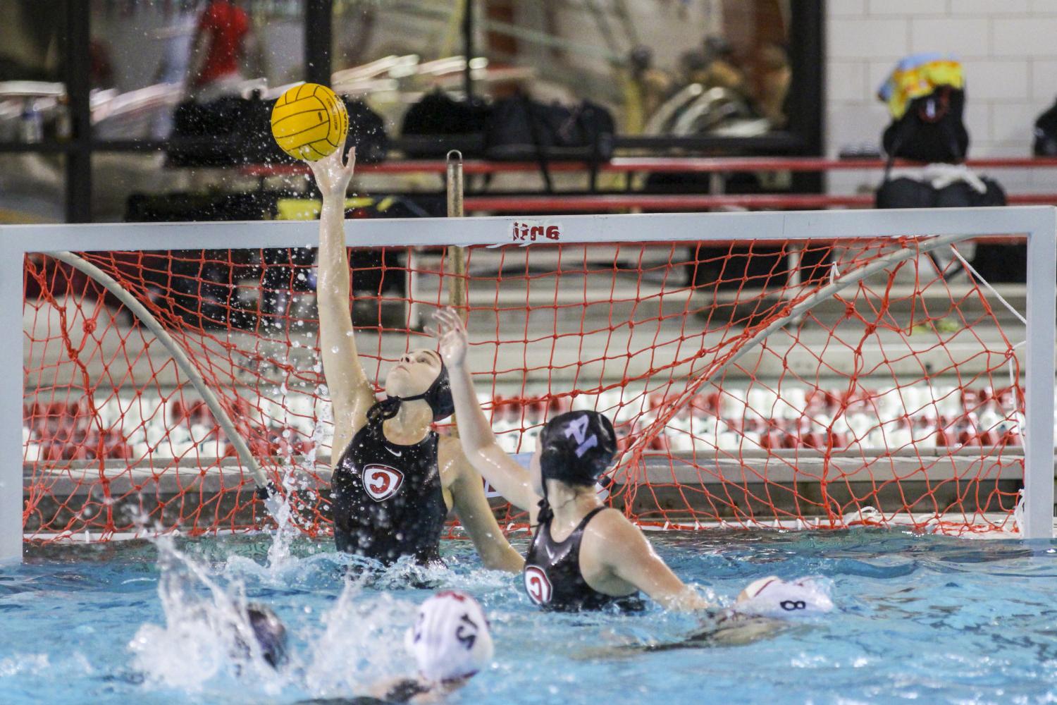 <a href='http://y1we.hhvp.net'>博彩网址大全</a> student athletes compete in a water polo tournament on campus.